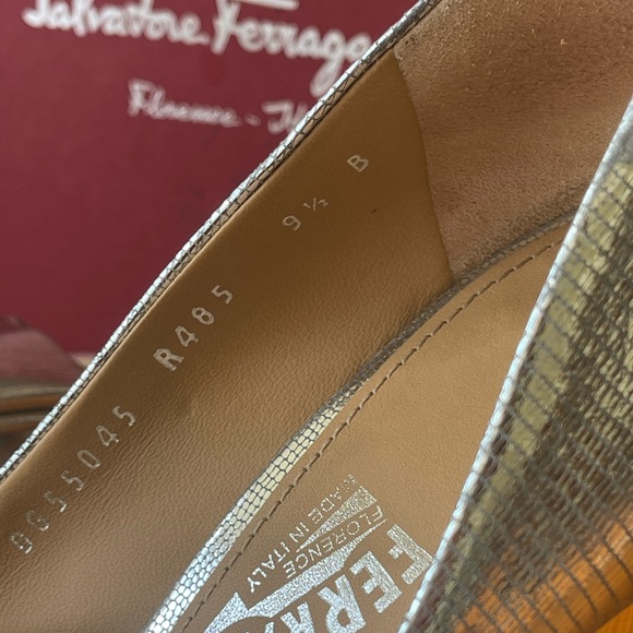 SALVATORE FERRAGAMO HEELS - Picture 5 of 10